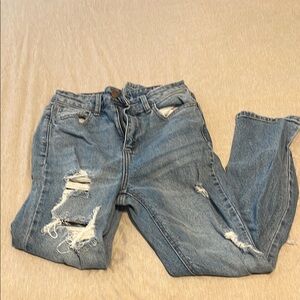 Distressed straight leg Jean